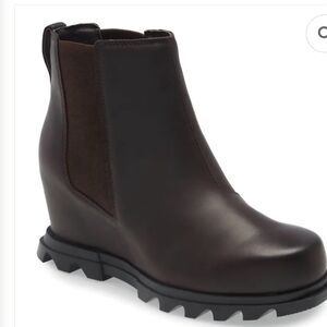 Sorel Women's Joan Of Artic Chelsea Wedge. Tan / Size 9